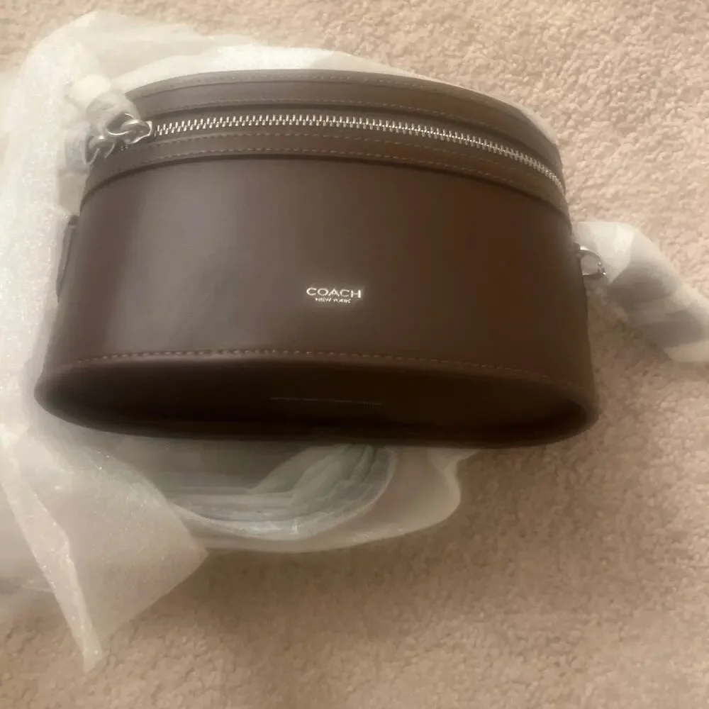 B17-010 NWT Coach Trail Bag CBG93 Maple/Silver